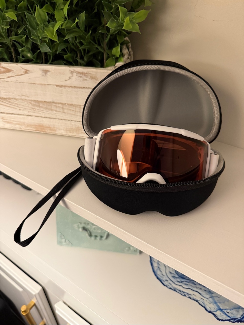 Smith Ski Snowboard Goggles White Frame Rose Copper Lens w/ Hard Case